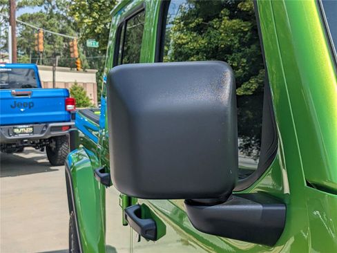 New 2025 Jeep Gladiator Sport image 11