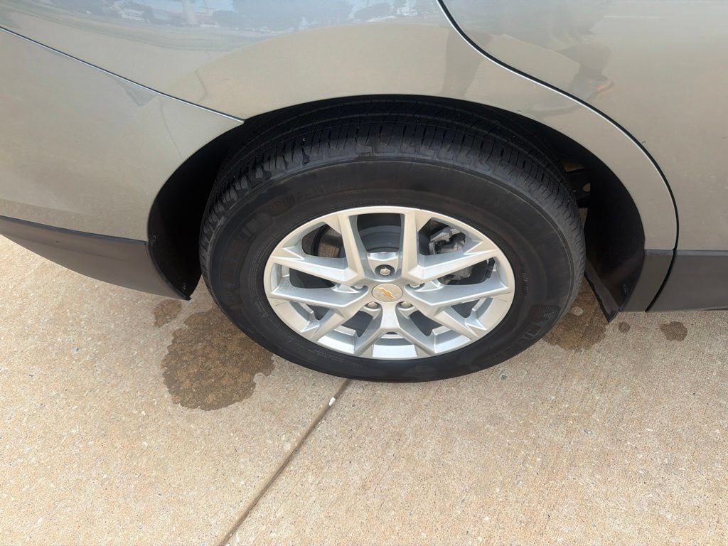 Used 2023 Chevrolet Equinox LT FWD image 13
