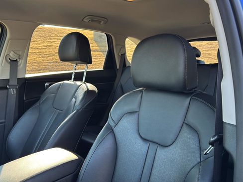 Used 2022 Kia Sorento S image 26