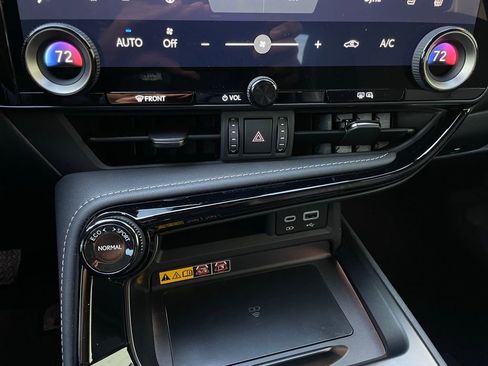 Used 2025 Lexus NX 350h AWD w/ Premium Package image 19