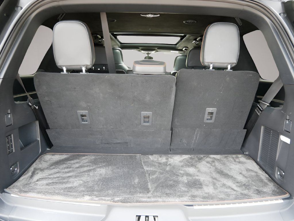 Used 2024 Lincoln Navigator Black Label AWD/4WD image 12