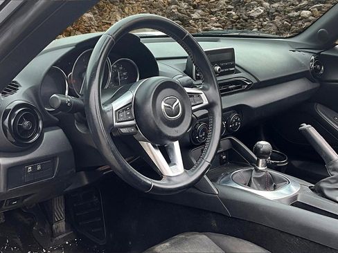 Used 2016 MAZDA MX-5 Miata Sport image 12