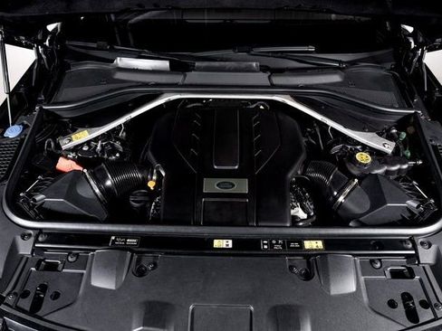 Used 2023 Land Rover Range Rover Long Wheelbase SE image 11