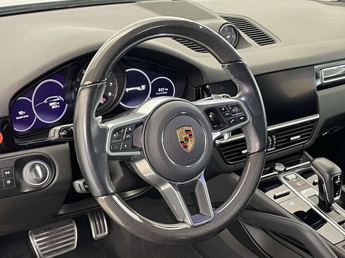Certified 2023 Porsche Cayenne S Platinum AWD/4WD image 4