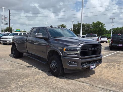 Used 2021 RAM 3500 Laramie w/ Night Edition AWD/4WD image 3