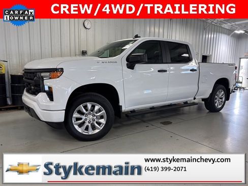 Used 2023 Chevrolet Silverado 1500 Custom image 1