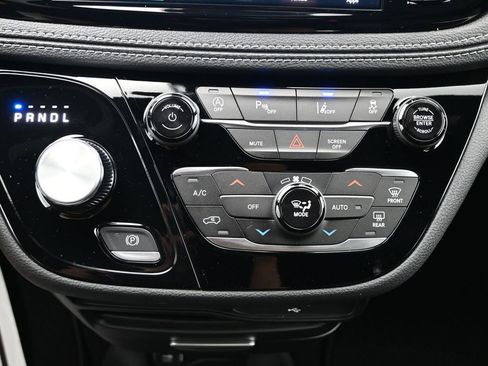 New 2026 Chrysler Pacifica Select image 23