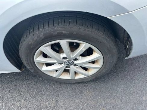 Used 2013 Volkswagen Jetta SE FWD image 5