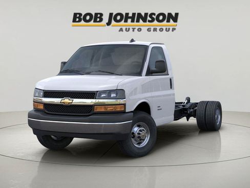 New 2025 Chevrolet Express 3500 w/ Power Convenience Package RWD image 6