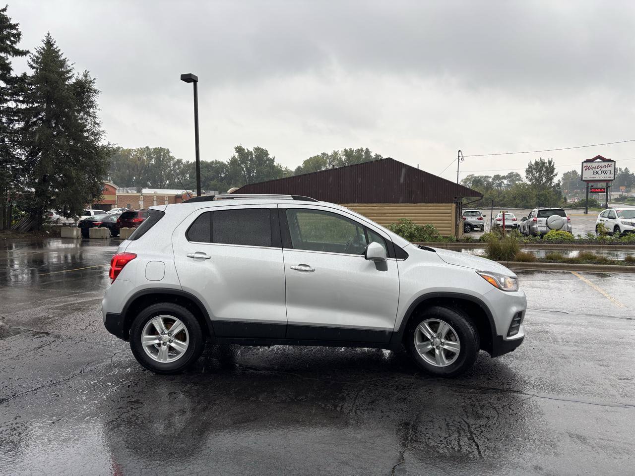 Used 2019 Chevrolet Trax LT w/ LT Convenience Package FWD image 10