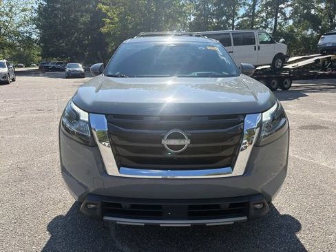 Used 2024 Nissan Pathfinder Platinum FWD image 8