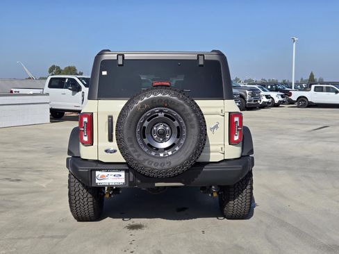 New 2025 Ford Bronco Badlands image 5