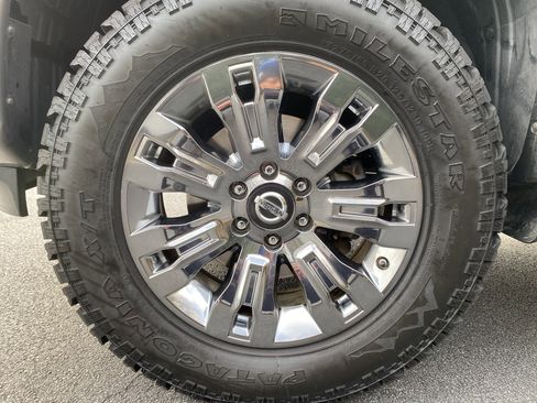 Used 2018 Nissan Titan Platinum Reserve image 40