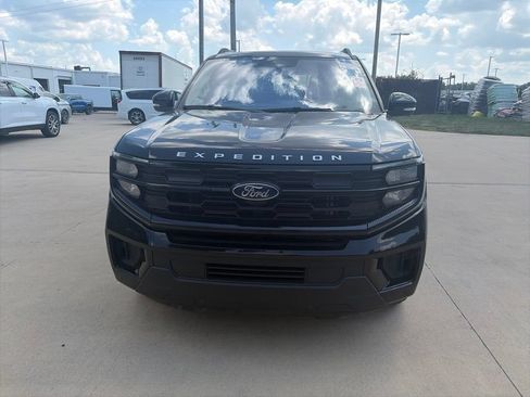 Used 2025 Ford Expedition Active AWD/4WD image 4