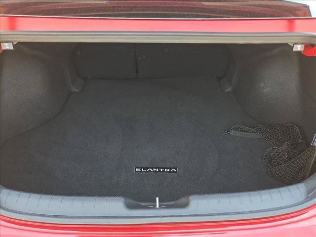 Used 2024 Hyundai Elantra SEL w/ Convenience Package FWD image 6
