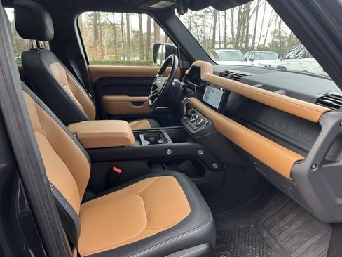 Certified 2023 Land Rover Defender 110 X-Dynamic SE image 11