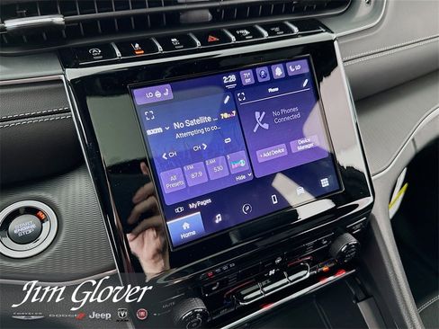 New 2025 Jeep Grand Cherokee Laredo image 35