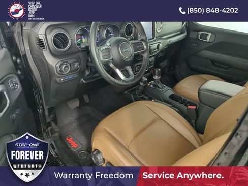 Used 2023 Jeep Wrangler Unlimited Rubicon 4xe w/ Cold Weather Group AWD/4WD image 10