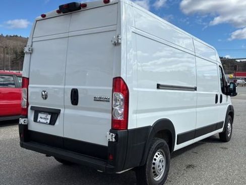 Used 2025 RAM ProMaster 2500 w/ Convenience Group image 6