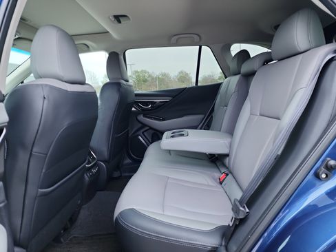 Used 2021 Subaru Outback Limited image 11