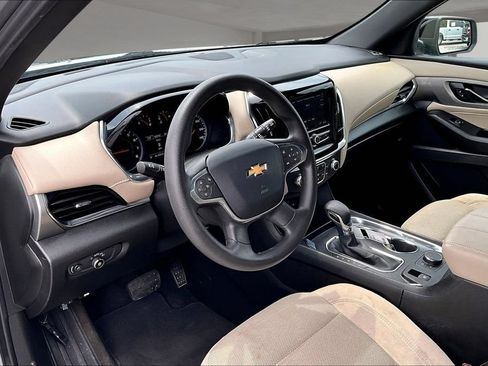 Used 2023 Chevrolet Traverse LS FWD image 14
