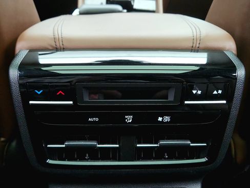 Used 2023 Acura MDX SH-AWD w/ Technology Package image 32