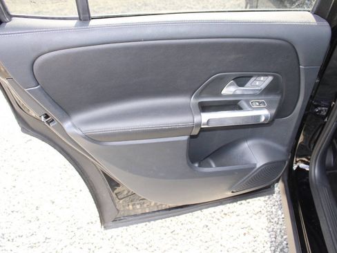 Used 2024 Mercedes-Benz GLB 250 image 21