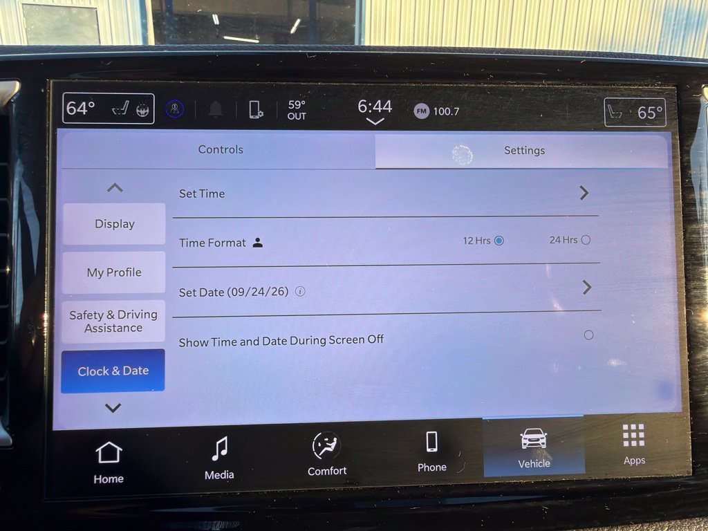 Used 2024 Chrysler Pacifica Touring FWD image 24