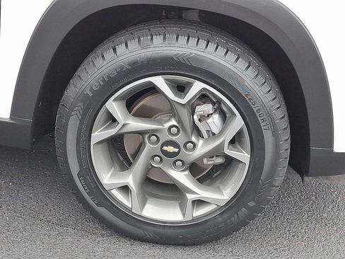 Used 2025 Chevrolet Trax LT w/ LT Convenience Package FWD image 8