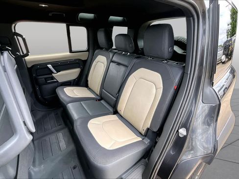 Used 2023 Land Rover Defender 110 X-Dynamic SE AWD/4WD image 20