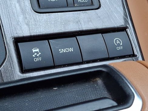 Used 2021 Toyota Highlander Platinum FWD image 25