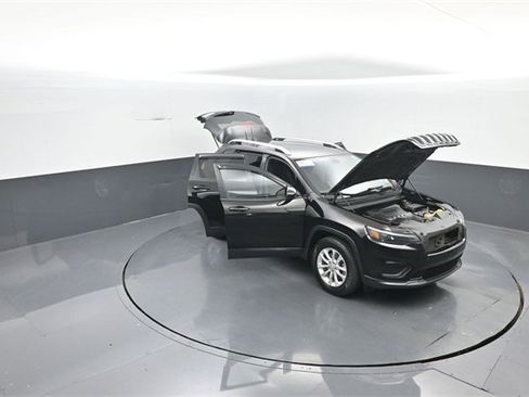Used 2020 Jeep Cherokee Latitude image 34