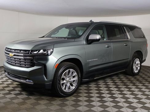 Used 2023 Chevrolet Suburban Premier image 10