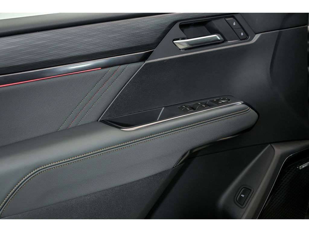 New 2026 GMC Acadia AT4 w/ Luxury Package AWD/4WD image 5
