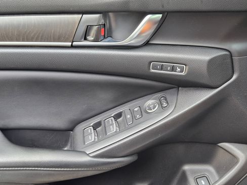 Used 2018 Honda Accord EX-L image 11