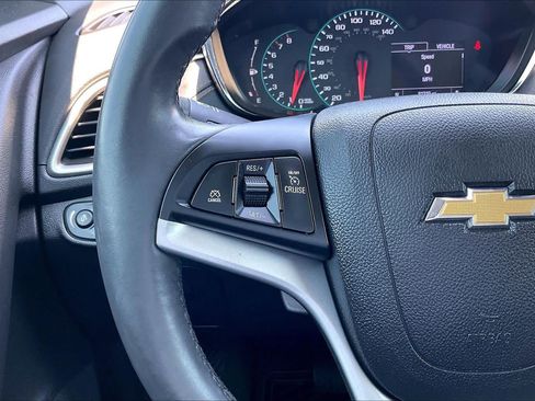 Used 2020 Chevrolet Trax LT w/ Driver Confidence Package FWD image 23
