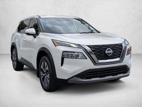 Used 2021 Nissan Rogue SV FWD image 3