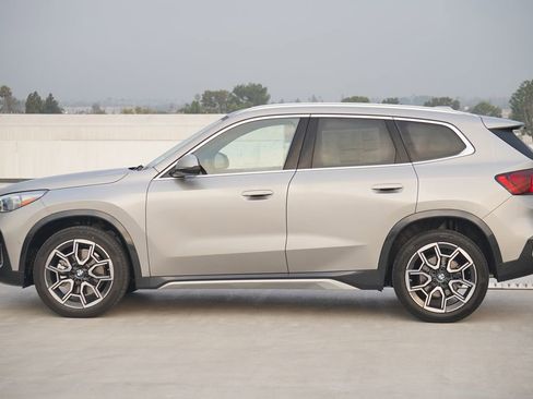Used 2025 BMW X1 xDrive28i w/ Premium Package AWD/4WD image 4