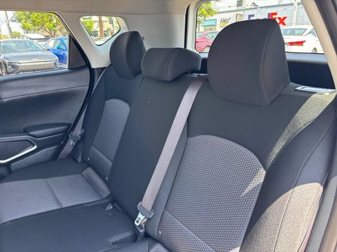 Used 2025 Kia Soul LX w/ LX Technology Package FWD image 27
