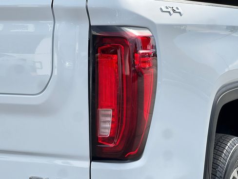 New 2026 GMC Sierra 1500 SLT AWD/4WD image 7