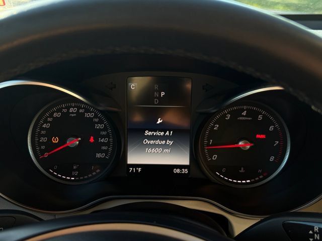 Used 2018 Mercedes-Benz GLC 300 4MATIC image 11