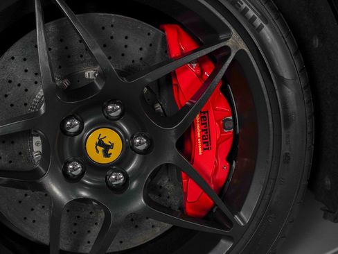 Used 2010 Ferrari California RWD image 21