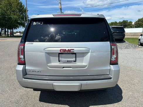 Used 2018 GMC Yukon SLT w/ Premium Edition AWD/4WD image 4