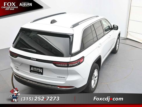 Used 2023 Jeep Grand Cherokee Laredo w/ Luxury Tech Group I AWD/4WD image 30