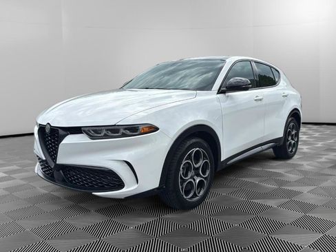 Used 2025 Alfa Romeo Tonale w/ Premium Package AWD/4WD image 1