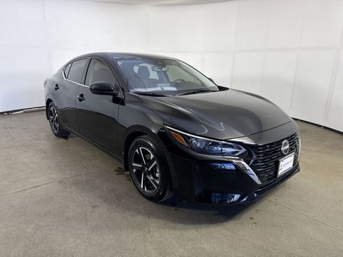 Certified 2025 Nissan Sentra SV image 3