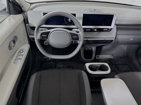 Certified 2024 Hyundai Ioniq 5 SE image 4