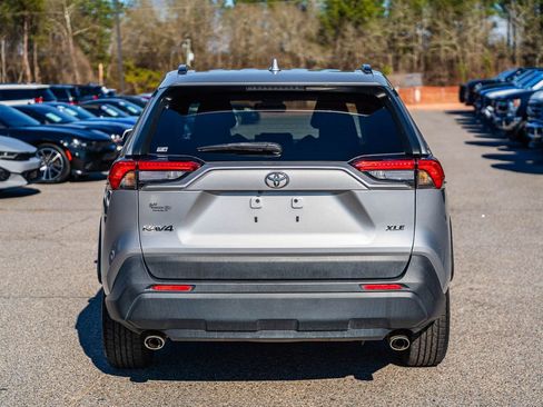 Used 2020 Toyota RAV4 XLE image 7