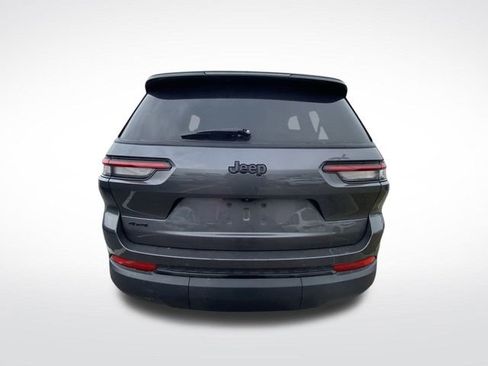 Used 2024 Jeep Grand Cherokee L Altitude image 9