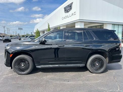 Used 2023 Cadillac Escalade Premium Luxury image 1